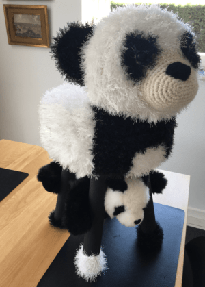 Productreview foto van klant - Scheepjes Panda - 585 black bear - Polyester Garen