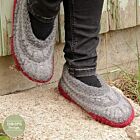 Patroon Gehaakte en Gevilte Sloffen "Warm Detour" - Drops Design