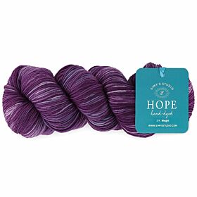 Simy’s Studio Hope DK 11 time is a great healer / donkerpaars - Handgeverfde Merinowol Garen