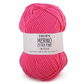 DROPS Merino Extra Fine Uni Colour - 17 pink - Wol & Garen